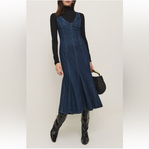 Reformation Dresses & Skirts - NWT Reformation Serafina Denim Midi Dress